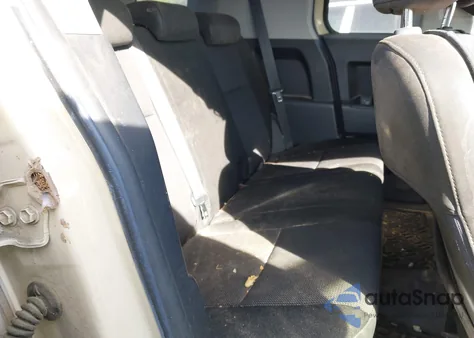 2008 Toyota Fj Cruiser z USA, uszkodzony, nr VIN JTEBU11F38K002777